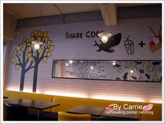 【台中早午餐】鯊魚咬土司專賣店。台中好吃鬆餅推薦 @飛天璇的口袋