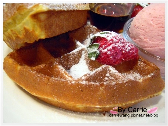 【台中早午餐】鯊魚咬土司專賣店。台中好吃鬆餅推薦 @飛天璇的口袋