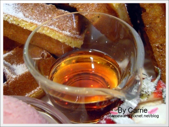 【台中早午餐】鯊魚咬土司專賣店。台中好吃鬆餅推薦 @飛天璇的口袋