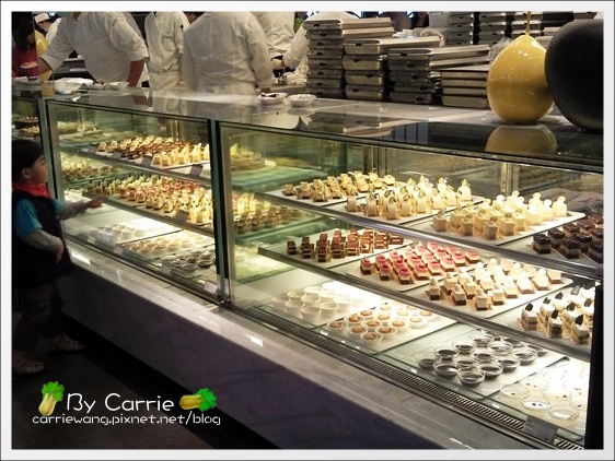 【台中百匯吃到飽】饗食天堂(下午茶)。Buffet餐廳的第一選擇@台中大遠百11F @飛天璇的口袋