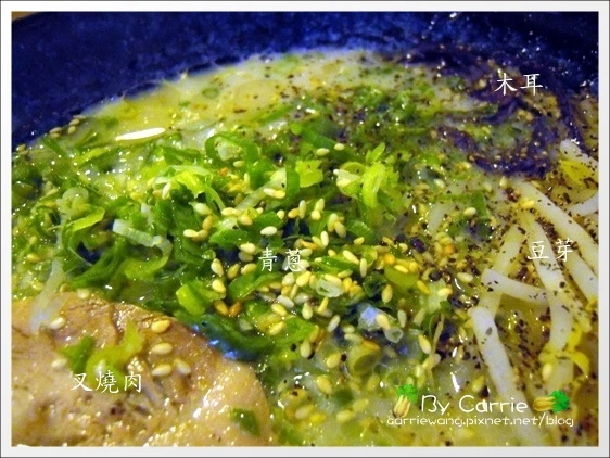 【台中日式拉麵】大海豚骨拉麵。黃金蛋很好吃 @飛天璇的口袋