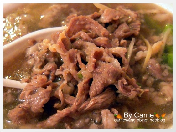 【宜蘭羅東夜市】必吃小吃美食推薦。宜蘭香三星ㄟ卜肉+羊舖子當歸羊肉湯+晶圓包心粉圓+米糕陳(二訪) @飛天璇的口袋