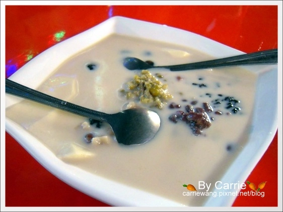 【宜蘭羅東夜市】必吃小吃美食推薦。宜蘭香三星ㄟ卜肉+羊舖子當歸羊肉湯+晶圓包心粉圓+米糕陳(二訪) @飛天璇的口袋