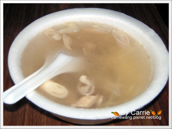 【宜蘭羅東夜市】必吃小吃美食推薦。宜蘭香三星ㄟ卜肉+羊舖子當歸羊肉湯+晶圓包心粉圓+米糕陳(二訪) @飛天璇的口袋