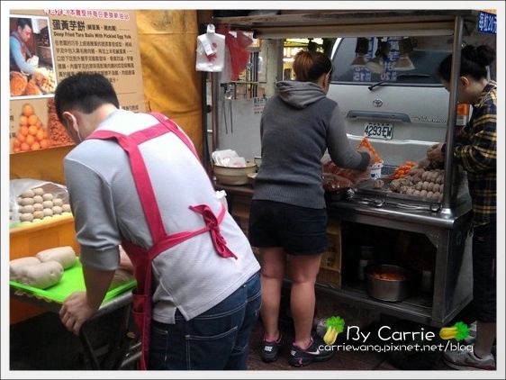 【台北寧夏夜市】必吃小吃美食推薦。劉芋仔+環記麻油雞+豆花莊+大橋頭純糖麻糬+慈音古早阿婆飯糰 @飛天璇的口袋