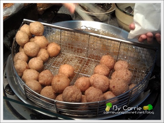 【台北寧夏夜市】必吃小吃美食推薦。劉芋仔+環記麻油雞+豆花莊+大橋頭純糖麻糬+慈音古早阿婆飯糰 @飛天璇的口袋