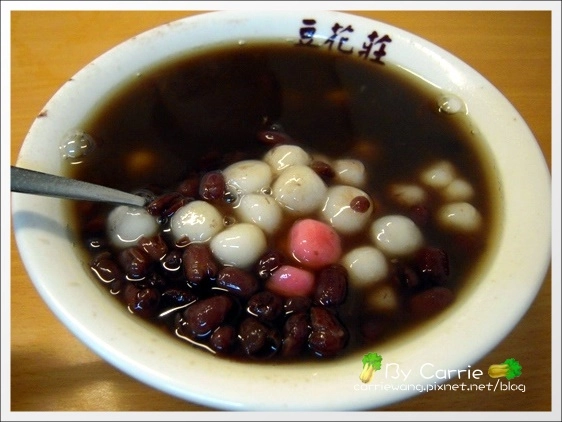 【台北寧夏夜市】必吃小吃美食推薦。劉芋仔+環記麻油雞+豆花莊+大橋頭純糖麻糬+慈音古早阿婆飯糰 @飛天璇的口袋