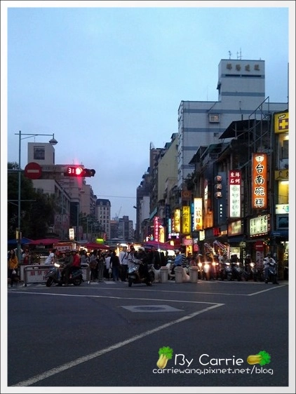 【台北寧夏夜市】必吃小吃美食推薦。劉芋仔+環記麻油雞+豆花莊+大橋頭純糖麻糬+慈音古早阿婆飯糰 @飛天璇的口袋