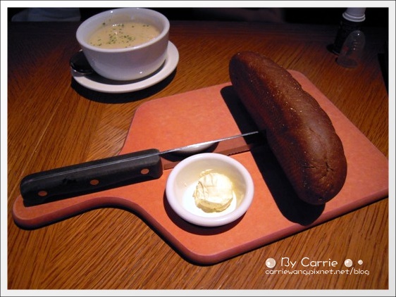 【台中美式餐廳】澳美客牛排館．OUTBACK STEAKHOUSE。C/P值很高的超級商業午餐套餐 @飛天璇的口袋