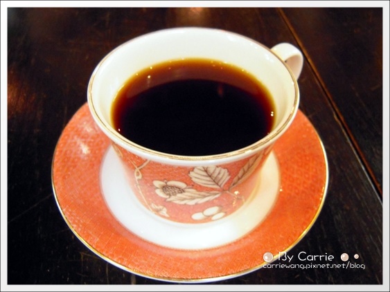 【台中下午茶】胡同咖啡館．Who Together。精明商圈老房子咖啡館 @飛天璇的口袋