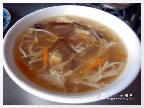 台中西區｜精選15+向上市場小吃美食懶人包，附地圖和google導航 @飛天璇的口袋