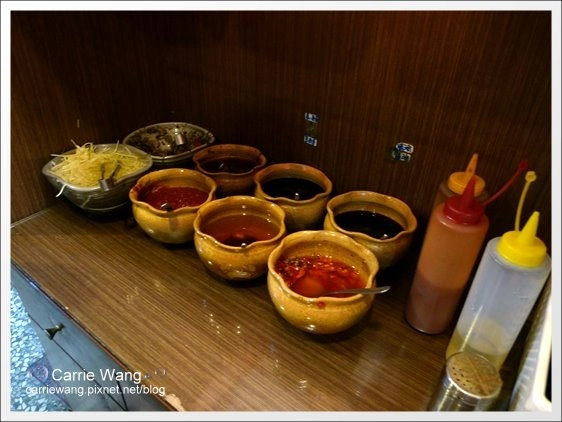 台中豐原｜立麒鮮肉湯包．豐原好吃湯包店，在地營業30年 @飛天璇的口袋