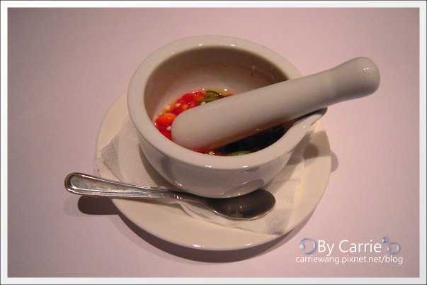 【台中泰式餐廳】非常泰．泰式概念餐坊@台中大遠百11F @飛天璇的口袋