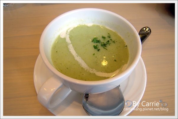 【台中餐廳】Afternoon Tea。終於吃到相見不如懷念的”舒芙蕾”！@台中大遠百3F @飛天璇的口袋