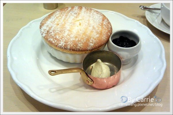 【台中餐廳】Afternoon Tea。終於吃到相見不如懷念的”舒芙蕾”！@台中大遠百3F @飛天璇的口袋