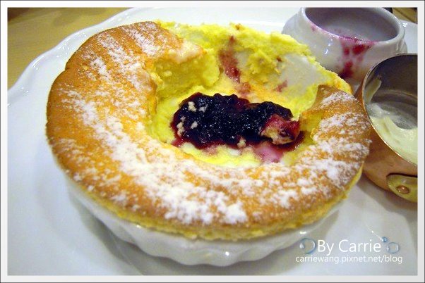 【台中餐廳】Afternoon Tea。終於吃到相見不如懷念的”舒芙蕾”！@台中大遠百3F @飛天璇的口袋