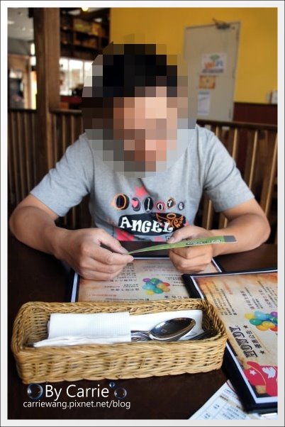 【台中美式餐廳】HOWDY美式餐廳。份量十足的道地美式風味@台中逢甲商圈 @飛天璇的口袋