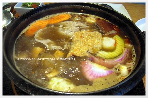 【台中火鍋餐廳】八錢鍋物。就是公益路上建築物很特別火鍋店 @飛天璇的口袋