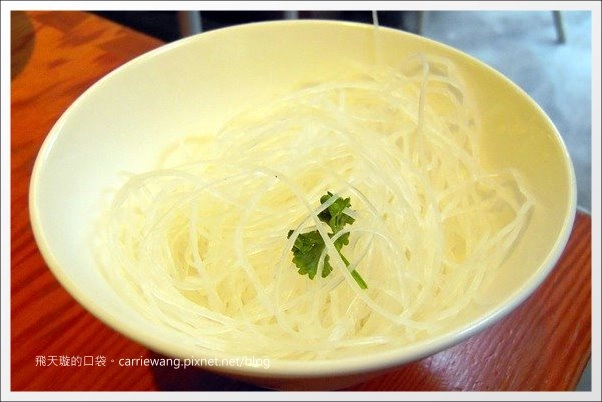 【台中火鍋餐廳】八錢鍋物。就是公益路上建築物很特別火鍋店 @飛天璇的口袋