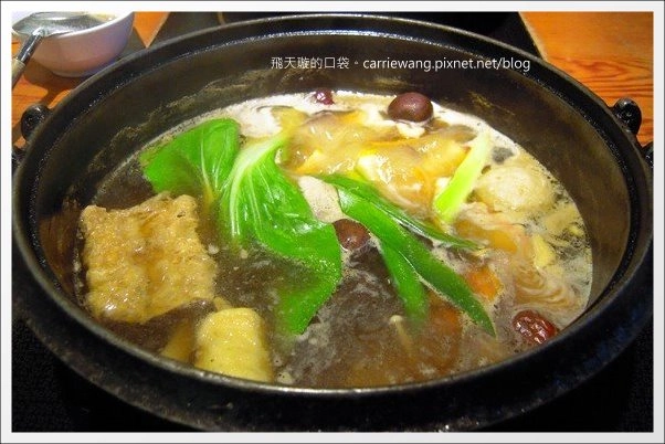 【台中火鍋餐廳】八錢鍋物。就是公益路上建築物很特別火鍋店 @飛天璇的口袋