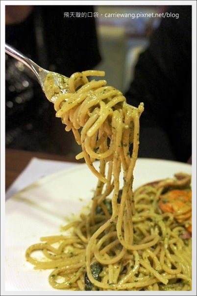 【台中下午茶】Momo Pasta．全面更改新菜單，現在也有鬆餅哦！@中友百貨旁 @飛天璇的口袋