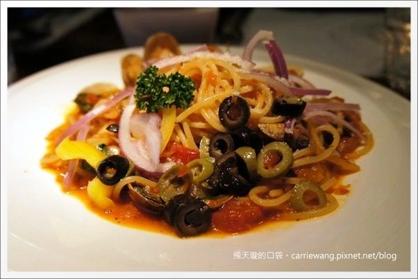 【台中下午茶】Momo Pasta．全面更改新菜單，現在也有鬆餅哦！@中友百貨旁 @飛天璇的口袋