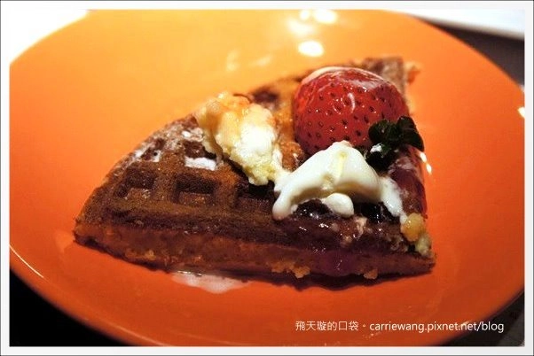 【台中下午茶】Momo Pasta．全面更改新菜單，現在也有鬆餅哦！@中友百貨旁 @飛天璇的口袋