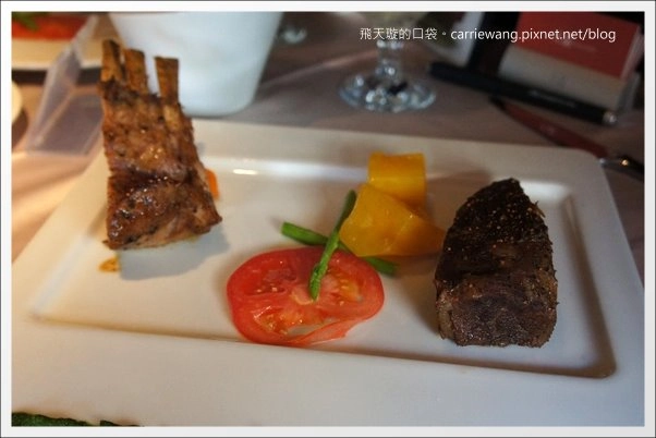 【台中牛排餐廳】王品台塑牛排。這一餐，滿滿的感動之情溢於言表啊！ @飛天璇的口袋