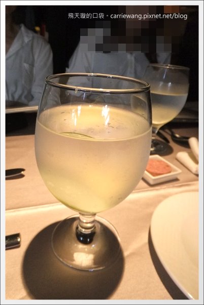 【台中牛排餐廳】王品台塑牛排。這一餐，滿滿的感動之情溢於言表啊！ @飛天璇的口袋