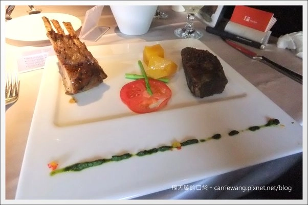 【台中牛排餐廳】王品台塑牛排。這一餐，滿滿的感動之情溢於言表啊！ @飛天璇的口袋