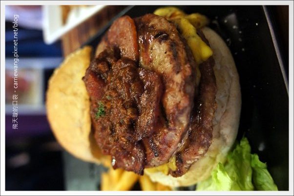 【台中美式餐廳】艾可先生漢堡餐廳 Echo Burger。10/20~10/28爵士音樂節期間點漢堡套餐送炸雞 @飛天璇的口袋