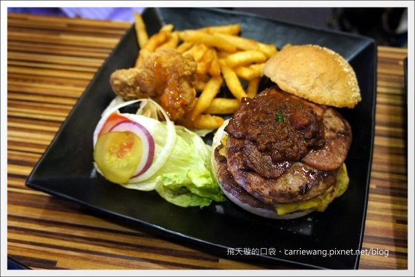 【台中美式餐廳】艾可先生漢堡餐廳 Echo Burger。10/20~10/28爵士音樂節期間點漢堡套餐送炸雞 @飛天璇的口袋