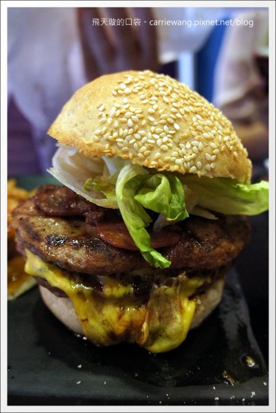 【台中美式餐廳】艾可先生漢堡餐廳 Echo Burger。10/20~10/28爵士音樂節期間點漢堡套餐送炸雞 @飛天璇的口袋