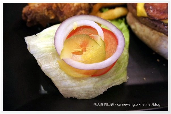 【台中美式餐廳】艾可先生漢堡餐廳 Echo Burger。10/20~10/28爵士音樂節期間點漢堡套餐送炸雞 @飛天璇的口袋