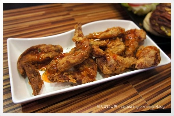 【台中美式餐廳】艾可先生漢堡餐廳 Echo Burger。10/20~10/28爵士音樂節期間點漢堡套餐送炸雞 @飛天璇的口袋