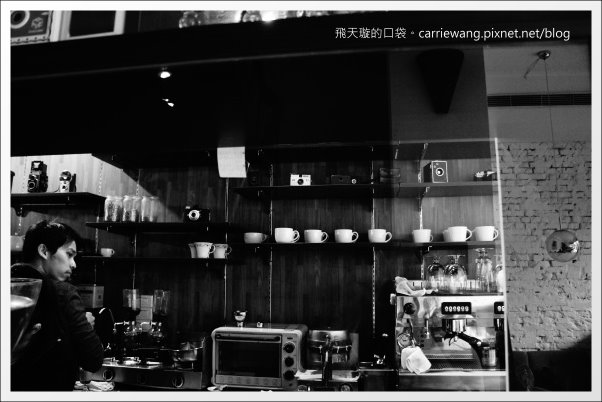 【台中下午茶】Moment 磨時間咖啡。勤美誠品附近巷弄咖啡館推薦(已搬家) @飛天璇的口袋