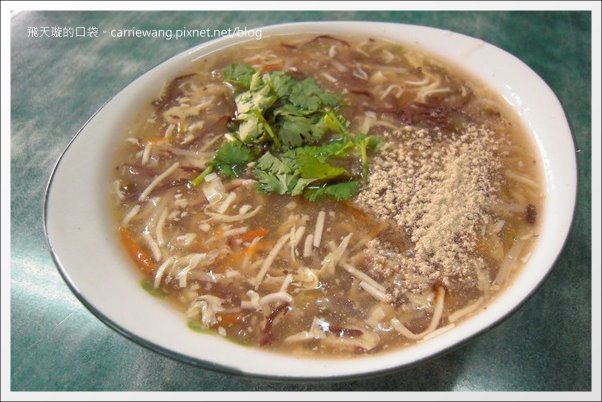 【宜蘭小吃美食】羅東林場肉焿+林記鮮肉小湯包 @飛天璇的口袋