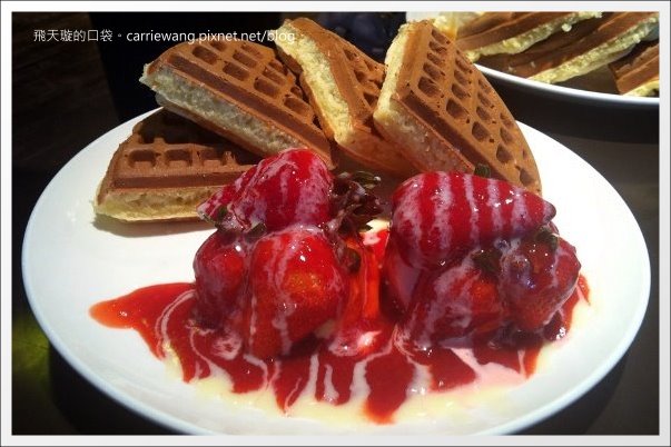 咖啡弄 Coffee Alley｜台北東區最熱門鬆餅排隊名店 @飛天璇的口袋