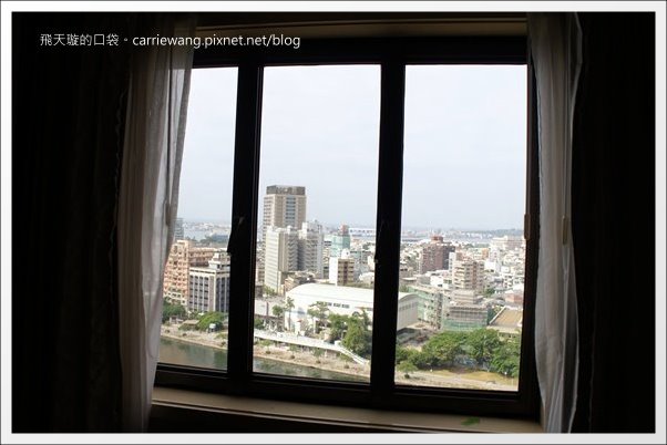 【高雄飯店住宿】國賓大飯店+早餐buffet。同場加映：愛河愛之船夜遊無敵美景 @飛天璇的口袋