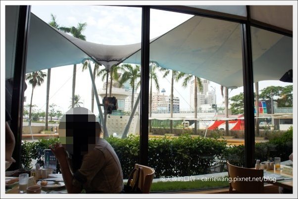 【高雄飯店住宿】國賓大飯店+早餐buffet。同場加映：愛河愛之船夜遊無敵美景 @飛天璇的口袋