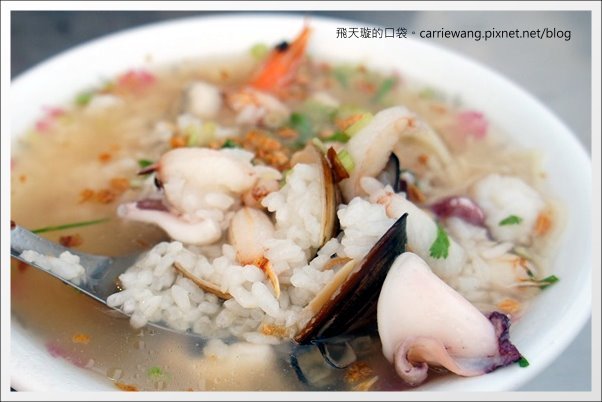 【高雄六合夜市】必吃小吃美食推薦。鄭老牌木瓜牛奶+土魠魚焿+方記水餃+烤肉之家+宏餅鋪胡椒餅+胖胖蚵仔包+六合海產粥+林記八寶冰 @飛天璇的口袋