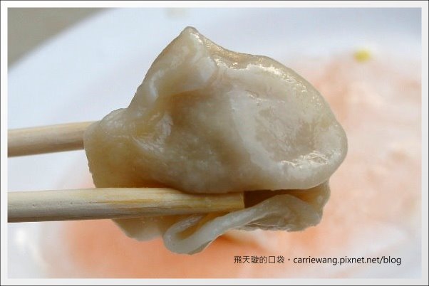 【高雄六合夜市】必吃小吃美食推薦。鄭老牌木瓜牛奶+土魠魚焿+方記水餃+烤肉之家+宏餅鋪胡椒餅+胖胖蚵仔包+六合海產粥+林記八寶冰 @飛天璇的口袋