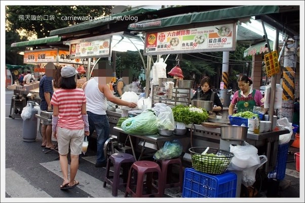 【高雄六合夜市】必吃小吃美食推薦。鄭老牌木瓜牛奶+土魠魚焿+方記水餃+烤肉之家+宏餅鋪胡椒餅+胖胖蚵仔包+六合海產粥+林記八寶冰 @飛天璇的口袋