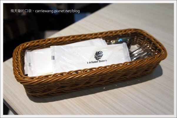 【台中美食推薦】跳舞香水．Dance Perfume@中友百貨B2。土石流蜜糖吐司到台中囉！ @飛天璇的口袋