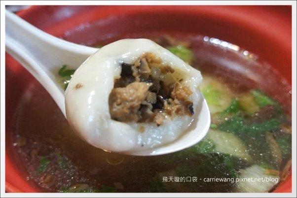 【大溪老街一日遊】必吃小吃美食推薦。林記麻粩+阿秋大湯圓+江記百年古早味花生糖+金字塔三角湯圓+黃大目豆干+陳媽媽月光餅 @飛天璇的口袋