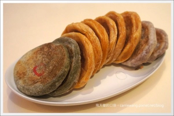 【大溪老街一日遊】必吃小吃美食推薦。林記麻粩+阿秋大湯圓+江記百年古早味花生糖+金字塔三角湯圓+黃大目豆干+陳媽媽月光餅 @飛天璇的口袋