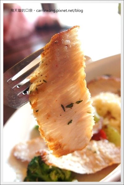 【台中義大利麵】夠義式創意料理。燉飯上舖滿了一層又一層的松阪豬，真是太犯規了！ @飛天璇的口袋