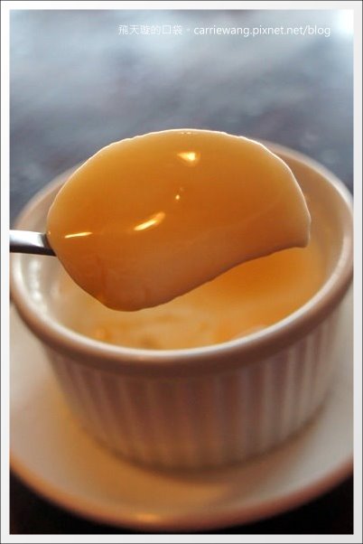 【台中義大利麵】夠義式創意料理。燉飯上舖滿了一層又一層的松阪豬，真是太犯規了！ @飛天璇的口袋