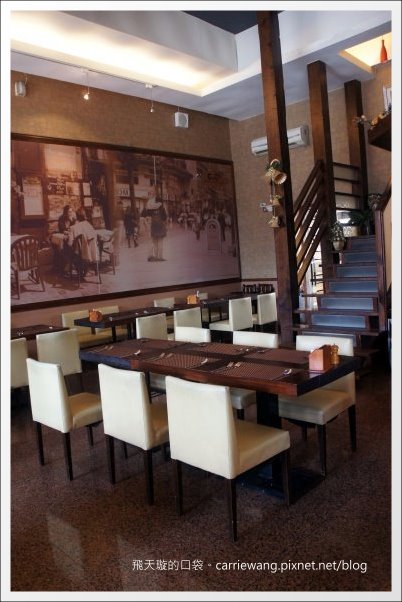 【台中義大利麵】夠義式創意料理。燉飯上舖滿了一層又一層的松阪豬，真是太犯規了！ @飛天璇的口袋