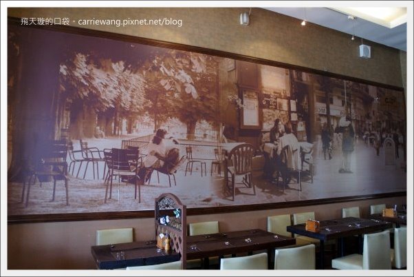 【台中義大利麵】夠義式創意料理。燉飯上舖滿了一層又一層的松阪豬，真是太犯規了！ @飛天璇的口袋